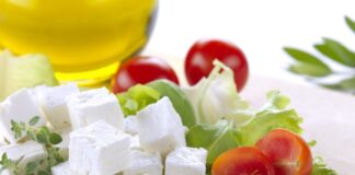 Россияне полюбили моцареллу и сыры с голубой плесенью