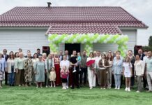 Сотрудники Аннинского молочного завода получили новое жилье