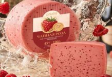 В Беларуси вернулся в продажу легендарный розовый сыр со вкусом малины и просекко