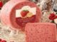 В Беларуси вернулся в продажу легендарный розовый сыр со вкусом малины и просекко