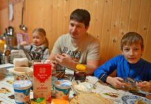 «Золотые луга» поддержали социальные и семейные инициативы в новогодние праздники